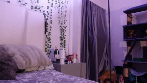 emma_johnson_ online show from December 2025 01:44:02 AM