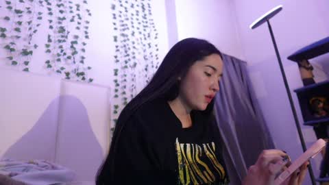 emma_johnson_ online show from December 2025 06:30:02 AM