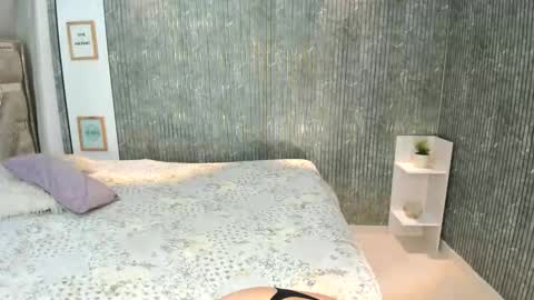 emma_johnsson1 online show from December 2025 05:44:02 AM