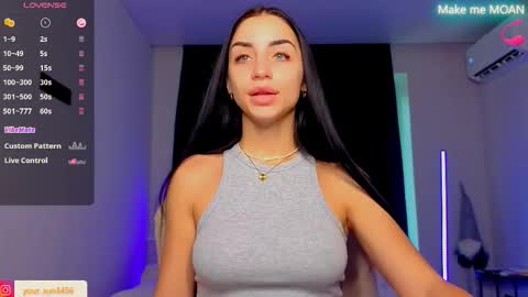 Snapshot of emma_jordan chatting on September 2025 07:09:02 AM Emma online show from September 2025 07:09:02 AM