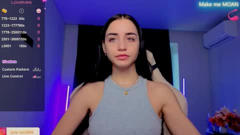 Snapshot of emma_jordan chatting on November 2025 11:31:02 AM Emma online show from November 2025 11:31:02 AM