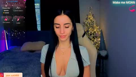 Snapshot of emma_jordan chatting on December 2025 11:06:02 AM Emma online show from December 2025 11:06:02 AM