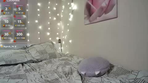 Snapshot of emma_just chatting on November 2025 08:15:01 AM emma_just online show from November 2025 08:15:01 AM