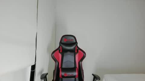 Snapshot of emma_lovv chatting on February 2025 12:20:01 AM Emma 3 online show from February 2025 12:20:01 AM