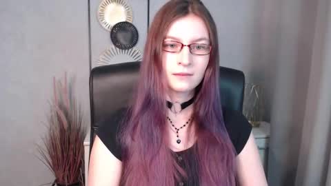 Snapshot of emma_lust94 chatting on December 2024 06:33:02 AM emma online show from December 2024 06:33:02 AM