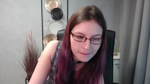 Snapshot of emma_lust94 chatting on December 2024 05:42:02 PM emma online show from December 2024 05:42:02 PM