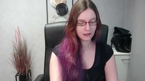 Snapshot of emma_lust94 chatting on February 2025 06:37:02 AM emma online show from February 2025 06:37:02 AM