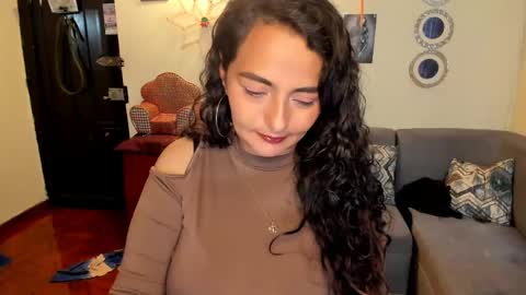 Snapshot of emma_luxy chatting on March 2025 10:27:02 PM emma luxy online show from March 2025 10:27:02 PM