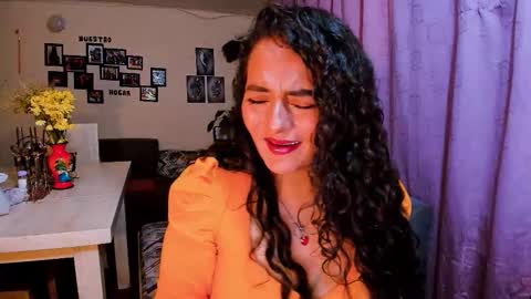 Snapshot of emma_luxy chatting on January 2026 02:50:02 AM emma luxy online show from January 2026 02:50:02 AM