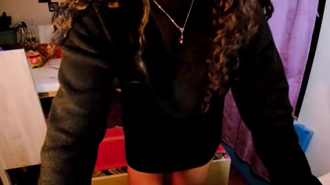 Snapshot of emma_luxy chatting on February 2026 01:37:02 AM emma luxy online show from February 2026 01:37:02 AM