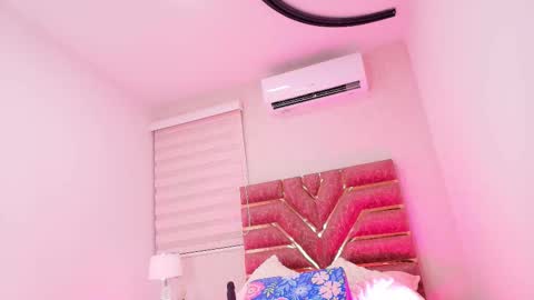 emma online show from November 2025 12:04:02 PM