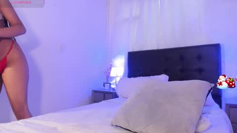 Snapshot of emma_martiin chatting on December 2025 07:53:02 PM Im Emma online show from December 2025 07:53:02 PM