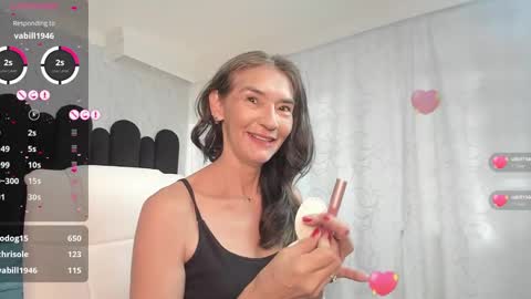 Snapshot of emma_mendoza chatting on February 2025 03:01:02 PM Emma online show from February 2025 03:01:02 PM