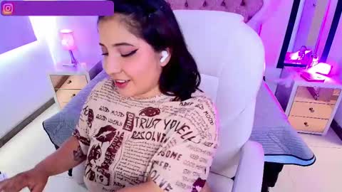 Snapshot of emma_monserratt chatting on October 2025 07:45:01 PM Emma Monserratt online show from October 2025 07:45:01 PM