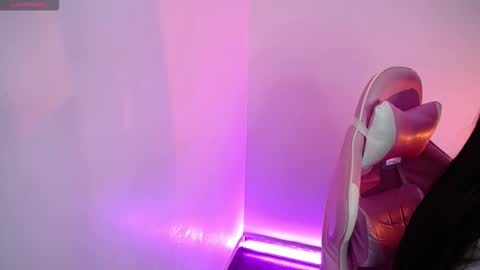 Snapshot of emma_naa chatting on September 2025 12:15:01 AM Emma online show from September 2025 12:15:01 AM