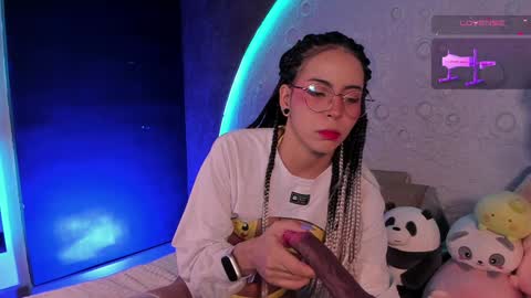Snapshot of emma_nakamura chatting on January 2025 10:01:01 AM online show from January 2025 10:01:01 AM