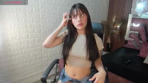 Emma online show from October 2025 07:19:02 PM