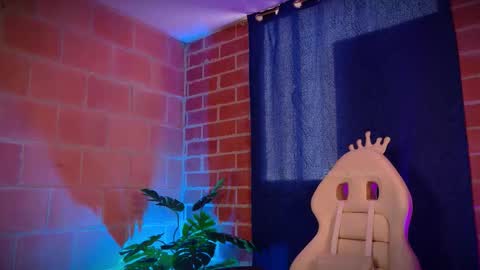 Emma Rouse Independent Model online show from October 2025 02:41:01 PM