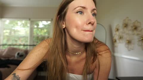 Snapshot of emma_ruby chatting on November 2025 05:34:02 PM Emma Ruby online show from November 2025 05:34:02 PM