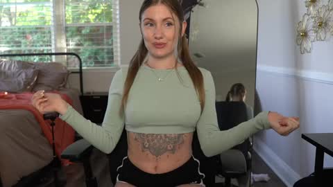 Snapshot of emma_ruby chatting on February 2026 06:00:02 PM Emma Ruby online show from February 2026 06:00:02 PM