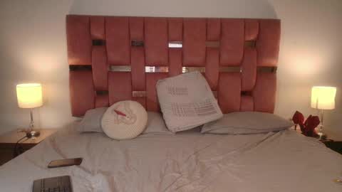 Snapshot of emma_saenz01 chatting on January 2025 11:28:01 PM emma_saenz01 online show from January 2025 11:28:01 PM