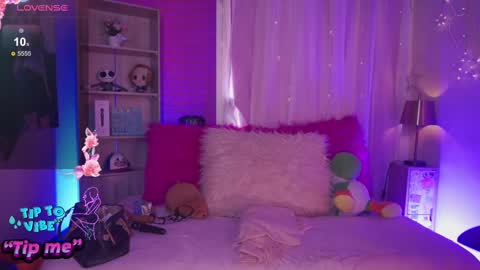 Snapshot of emma_soffia_ chatting on February 2025 07:02:01 PM EMMA online show from February 2025 07:02:01 PM
