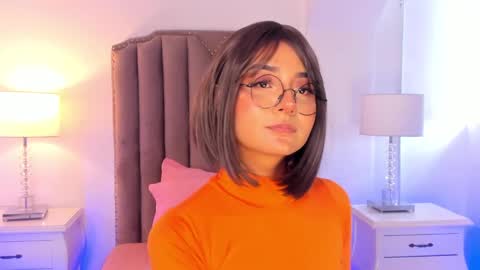 Snapshot of emma_torres__ chatting on December 2024 03:06:01 PM Ema online show from December 2024 03:06:01 PM