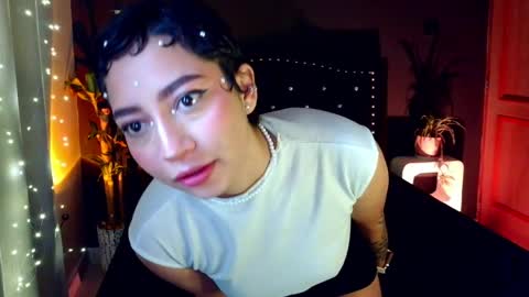 Emma web online show from April 2026 01:04:01 PM