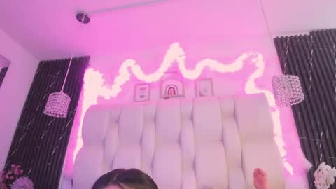 emmaa00_ online show from May 2026 07:30:02 PM