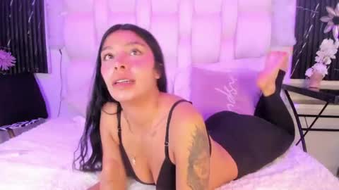 emmaa00_ online show from June 2026 06:08:01 PM