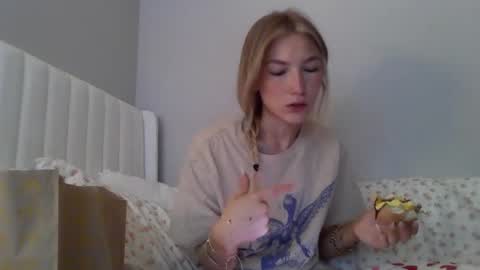 Emmaxbrooksxo online show from February 2026 04:17:01 PM
