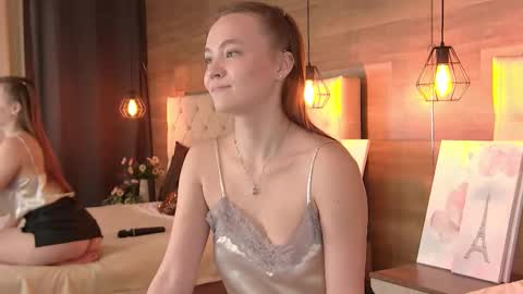 Snapshot of emmacamm chatting on October 2025 09:43:02 AM EmmaCamm online show from October 2025 09:43:02 AM