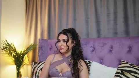  Emma  online show from November 2025 06:53:02 PM