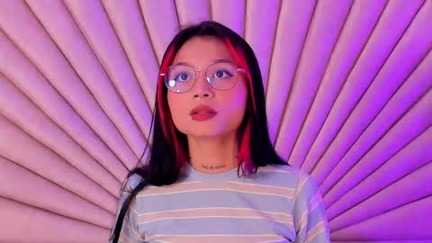 Snapshot of emmaduff_ chatting on September 2025 11:36:01 AM online show from September 2025 11:36:01 AM