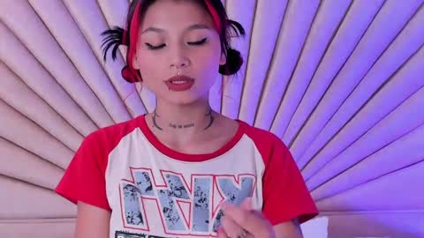 Snapshot of emmaduff_ chatting on October 2025 11:28:02 AM online show from October 2025 11:28:02 AM