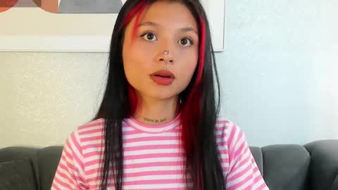 Snapshot of emmaduff_ chatting on October 2025 11:55:01 AM online show from October 2025 11:55:01 AM