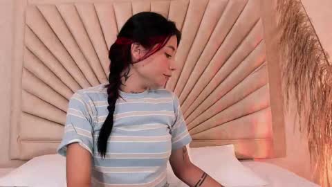 Snapshot of emmaduff_ chatting on October 2025 11:42:01 AM online show from October 2025 11:42:01 AM