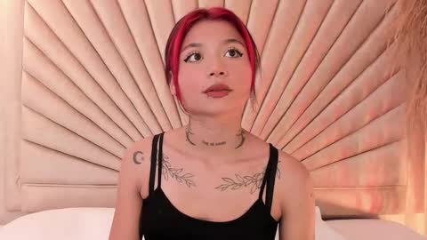 Snapshot of emmaduff_ chatting on October 2025 11:40:01 AM online show from October 2025 11:40:01 AM