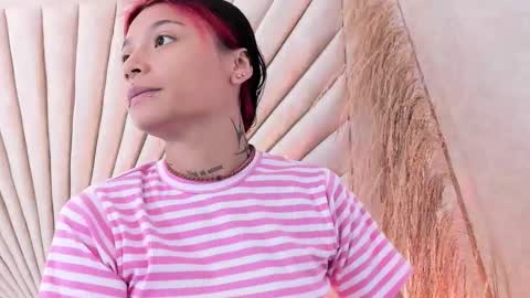 Snapshot of emmaduff_ chatting on October 2025 12:29:01 PM online show from October 2025 12:29:01 PM