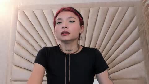 Snapshot of emmaduff_ chatting on November 2025 12:51:02 PM online show from November 2025 12:51:02 PM