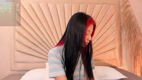 Snapshot of emmaduff_ chatting on November 2025 12:28:01 PM online show from November 2025 12:28:01 PM