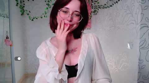 Snapshot of emmae__ chatting on December 2024 05:17:01 AM Emma online show from December 2024 05:17:01 AM