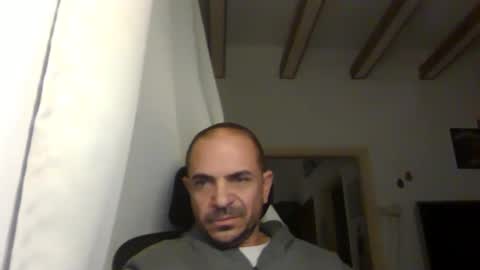 Snapshot of emmagold123 chatting on December 2024 04:33:02 AM Ariel online show from December 2024 04:33:02 AM