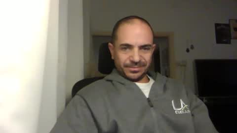 Snapshot of emmagold123 chatting on December 2024 04:43:01 AM Ariel online show from December 2024 04:43:01 AM