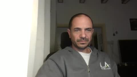 Snapshot of emmagold123 chatting on March 2025 03:32:02 AM Ariel online show from March 2025 03:32:02 AM