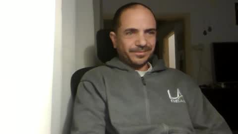 Snapshot of emmagold123 chatting on March 2025 04:07:01 AM Ariel online show from March 2025 04:07:01 AM