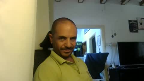 Snapshot of emmagold123 chatting on October 2025 10:10:02 AM Ariel online show from October 2025 10:10:02 AM