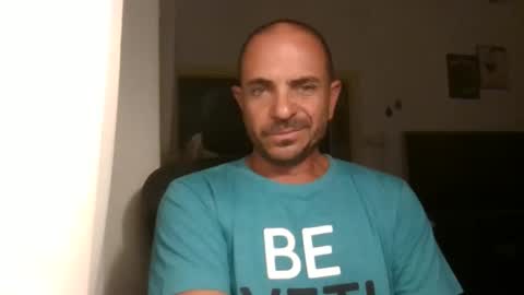 Snapshot of emmagold123 chatting on October 2025 09:04:02 PM Ariel online show from October 2025 09:04:02 PM