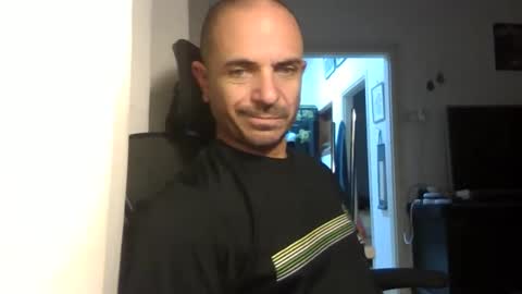 Snapshot of emmagold123 chatting on November 2025 05:36:02 PM Ariel online show from November 2025 05:36:02 PM