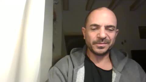 Snapshot of emmagold123 chatting on February 2026 09:33:02 PM Ariel online show from February 2026 09:33:02 PM